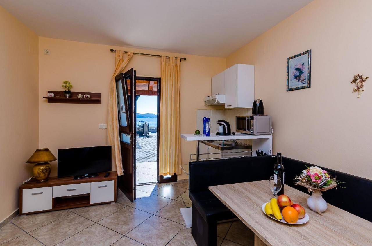 Apartments Kanjuo By The Sea Mlini Exterior foto