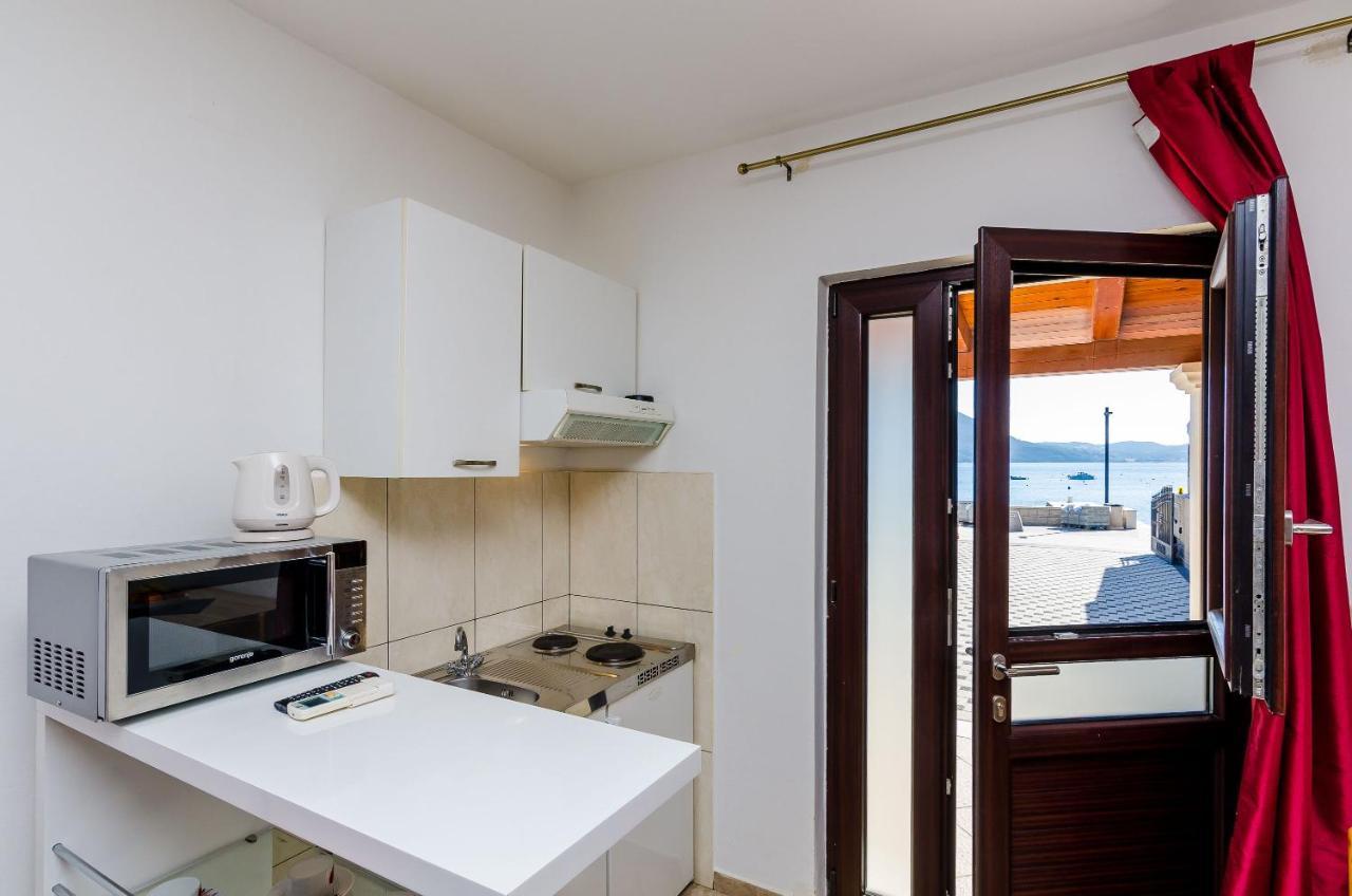 Apartments Kanjuo By The Sea Mlini Exterior foto